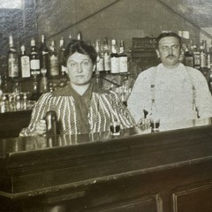 Vintage Early 1900’s Restaurant / Pub Owners Bartenders & Customers Photograph