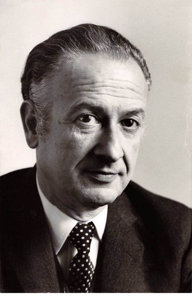 Photo presse.MLE10950.11 13/16×7 7/8in Environ.vladimir Granoff.la Pensée & F �