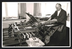Photography Printing House, Machine Operated Printing Press – Printing Press