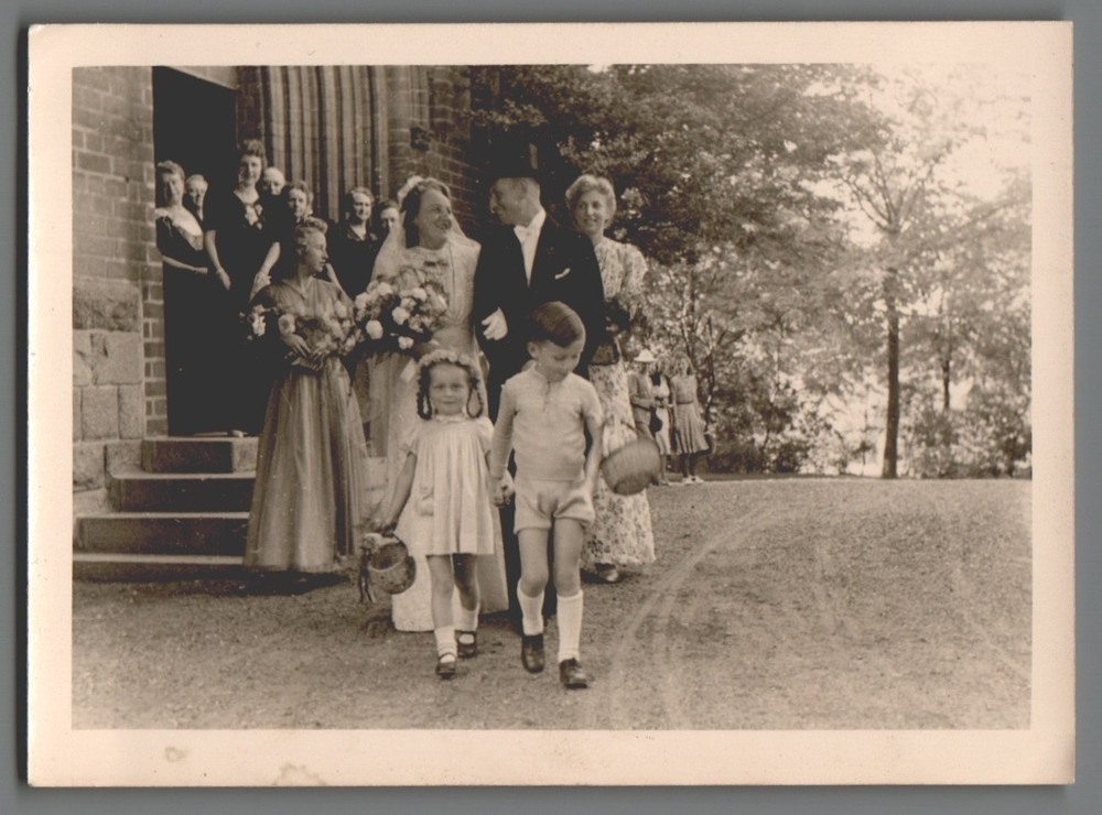 Photo Wedding Bridal Couple Church Flower Children Children 1940s (K2056)
