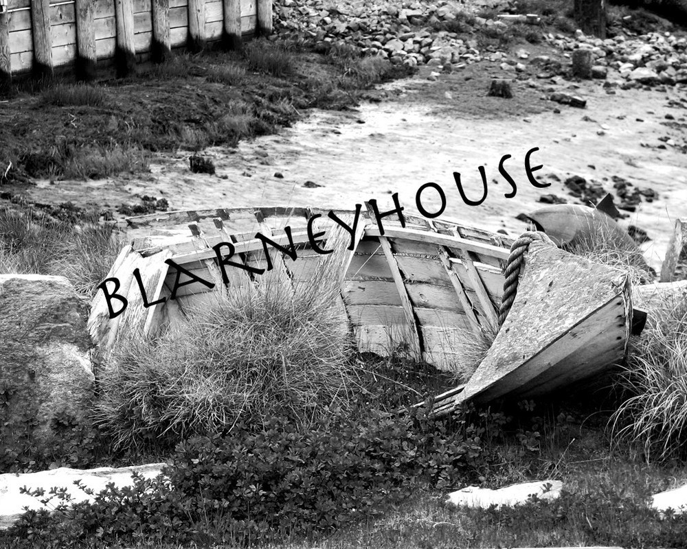 GREAT Nautical Black/White photo of an old ROW BOAT!!