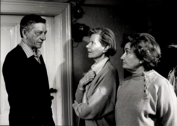 Photo film scene old house with new life D 1988, Ruth Brück,… – 10614955