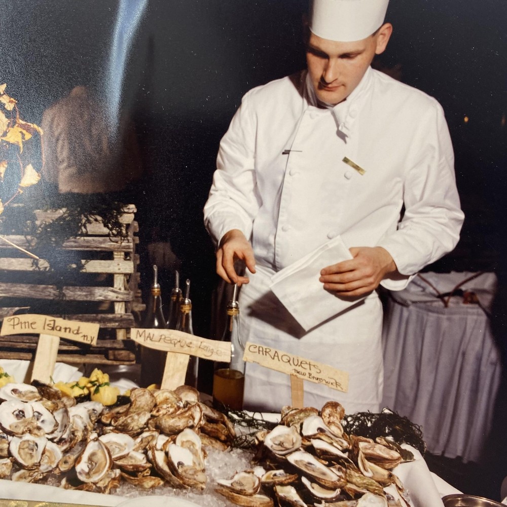 Vintage 1990 Zinger Chef Oyster Bar Seafood Color Original Photograph 5×7 Glossy