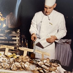 Vintage 1990 Zinger Chef Oyster Bar Seafood Color Original Photograph 5×7 Glossy