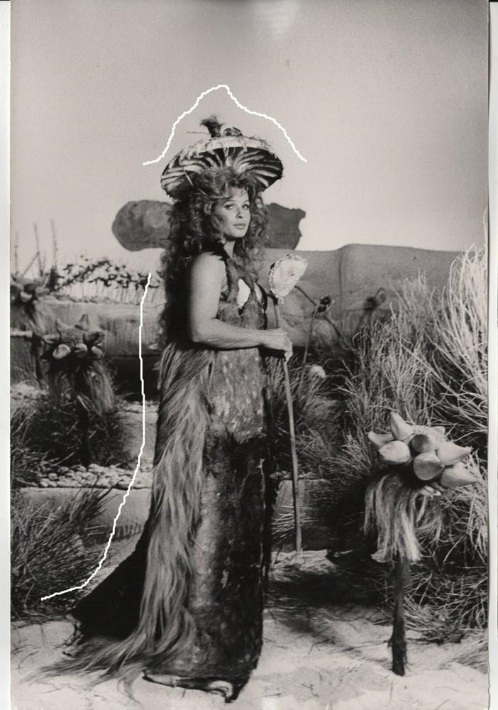 30x20cm archive photo Clauco Cortini 1971 Senta Berger when women had tails