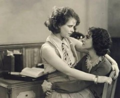 5##Photo negative film -Vintage- Kissing women – Lesbian couple – Love – Kiss