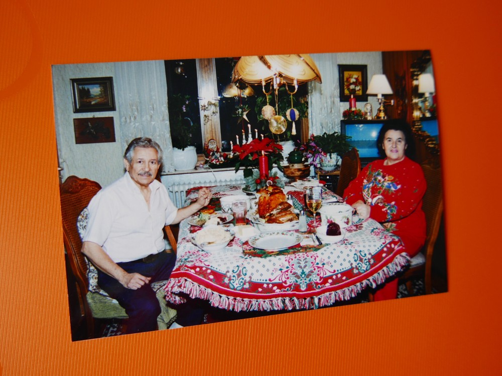 «AMERICA»: PHOTO, COLOR PHOTO, FAMILY, COUPLE, WIFE, HUSBAND, CHRISTMAS, PARTNER