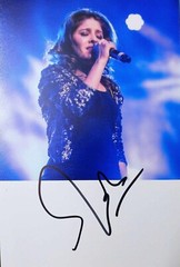 Autograph of Sunidhi Chauhan India – signed photo – Bollywood playback singer