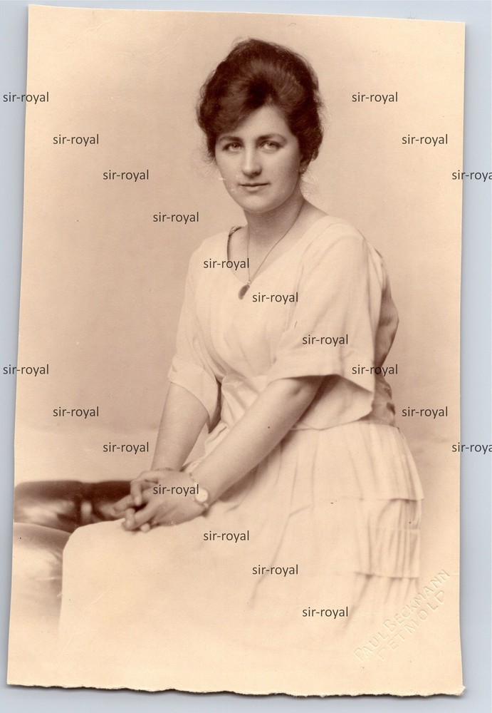 Detmold 1920 – Pretty Woman in Portrait – 1920s – RPPC – Photo Postcard 9x14cm