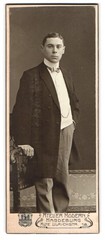 Photography studio modern, Magdeburg, Alte Ulrichstr. 18, young man in tailcoat