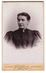 photograph used Kremer, Barmen, Heckinghauserstr. 25, Portrait of a Woman in E