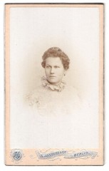 Photograph A. Jandorf & Co., Berlin, Belle-Alliancestr. 1, Portrait Lady in Hel