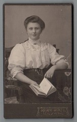 CDV Lady with Book Schluckenau Šluknov Czech Republic around 1905-1915 (C2231)