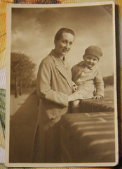 Photo young boy woman woman mother 1930 6x9cm vintage AL