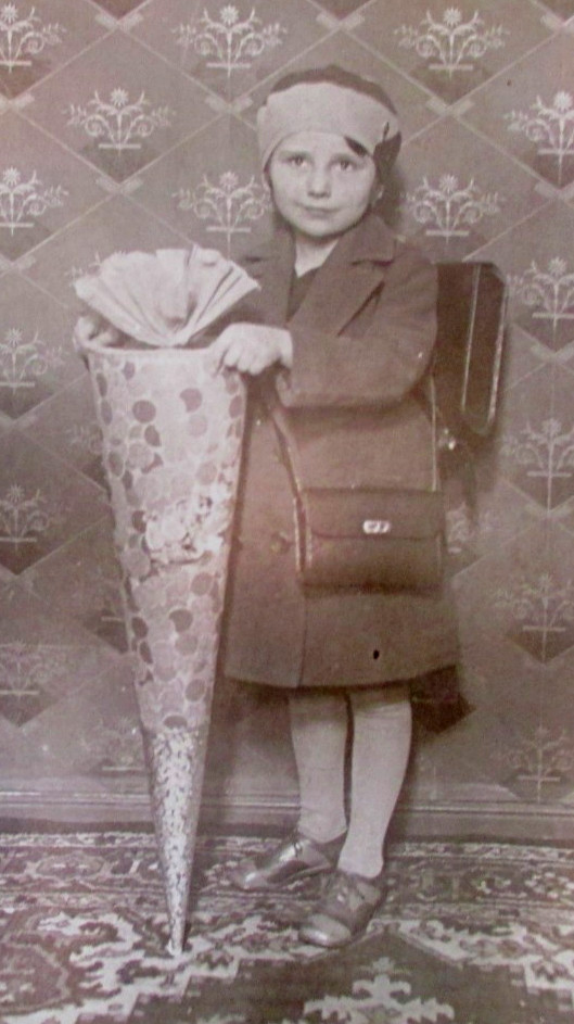 Heritage Private Photo circa 1920! Girls School School Enrollment School Bag Handbag Fashion