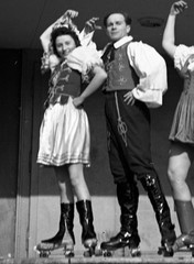 girls and sport men on roller skates, world-famous circus production, István ELE