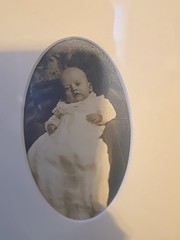 Vtg Victorian Baby Framed Cameo Picture Ornate Gold Syroco Style Frame