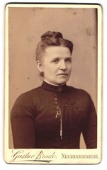 Photograph Gustav Brade, Neubrandenburg, elegant pretty woman with bun and hoc