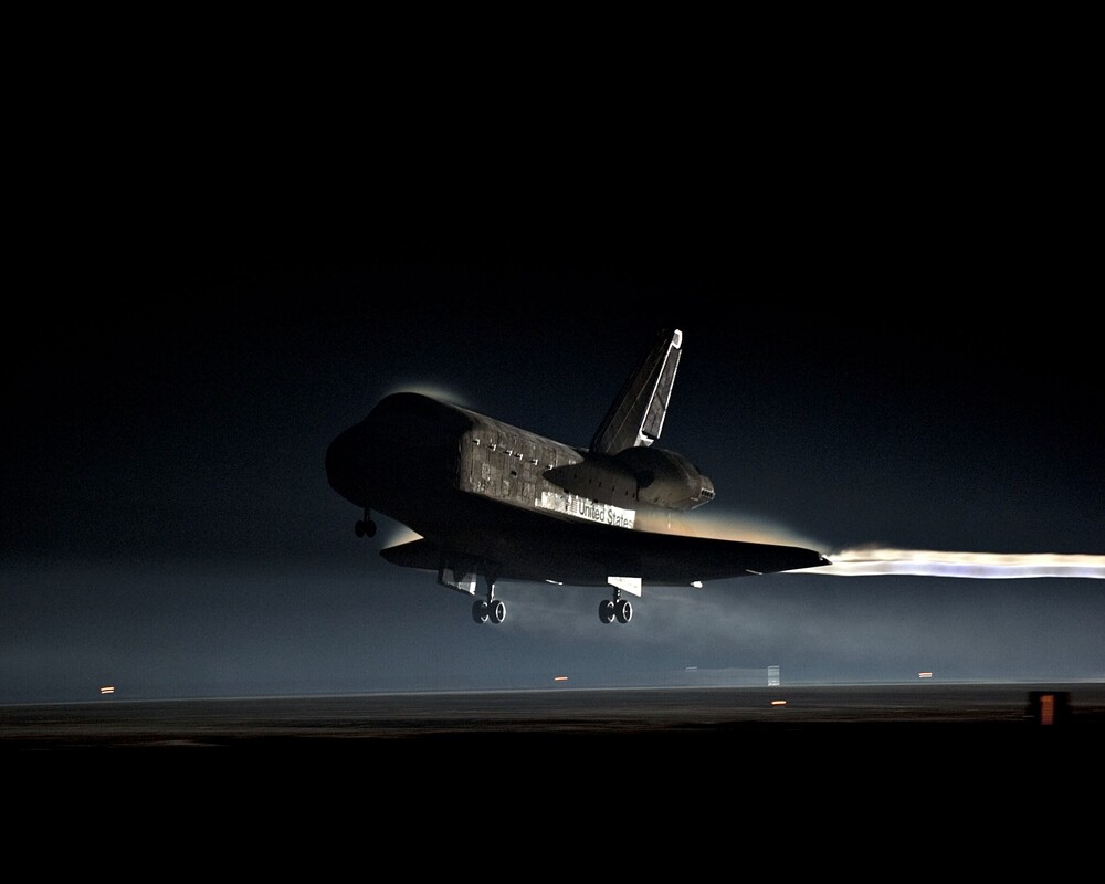 New Photo: Atlantis Landing of Final Space Shuttle Mission, STS-135 – 6 Sizes!