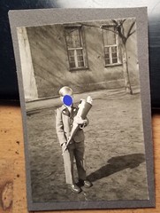 kleiner Junge / Schüler mit Schultüte bei Einschulung in Schule / 5x Foto