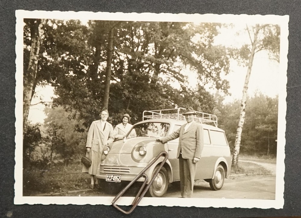 Photo View Lloyd LT Car Bra License Plate Number Plate Transporter Man Woman