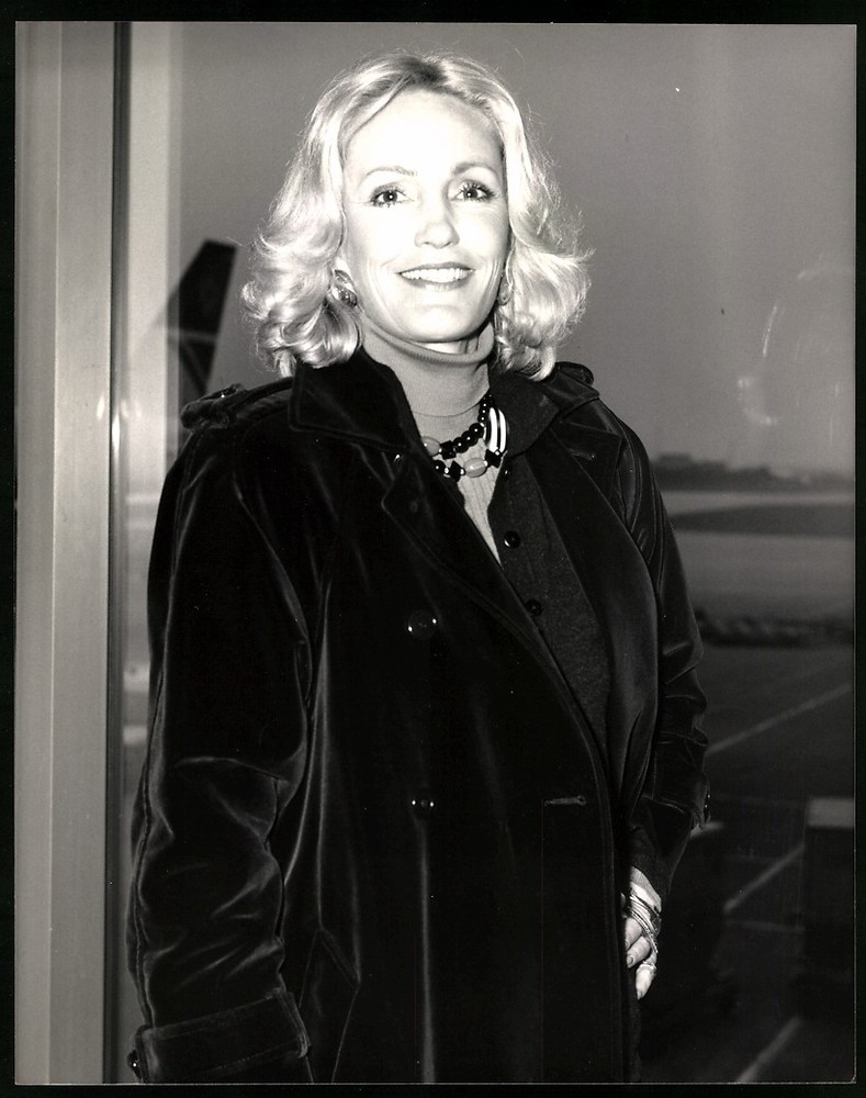 Photography Ex-model Cherly Crane, daughter of Lara Turner, stabbed to death in 1958 at the age of 14