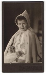 Photograph Max Fischer, Dresden, little boy Karlheinz Herrmann as Munich
