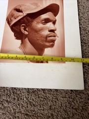 1976 Vintage Portrait Photo Art Signed «wa-Gathige» – Original Print #V