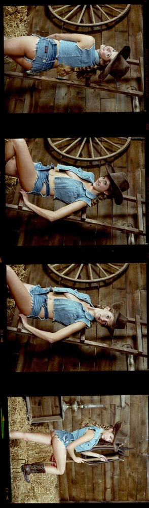 1 roll (15 negatives) of color medium format Kodak VPS sexy pin up