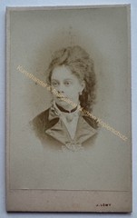 orig. CDV photo photograph woman lady picture old fashion around 1870 Löwy Vienna