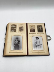 * ANTIQUE PHOTO ALBUM VICTORIAN PHOTOGRAPH ANTIQUE GOLD CUT 80 PHOTOS