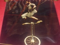 [CIRCUS] LARGE VINTAGE PHOTO / ACROBAT Ca 1980 40 X 30 Cm Colors