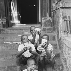 Photo Print On Silver Paper Child Harlem New York 1960 30x30cm