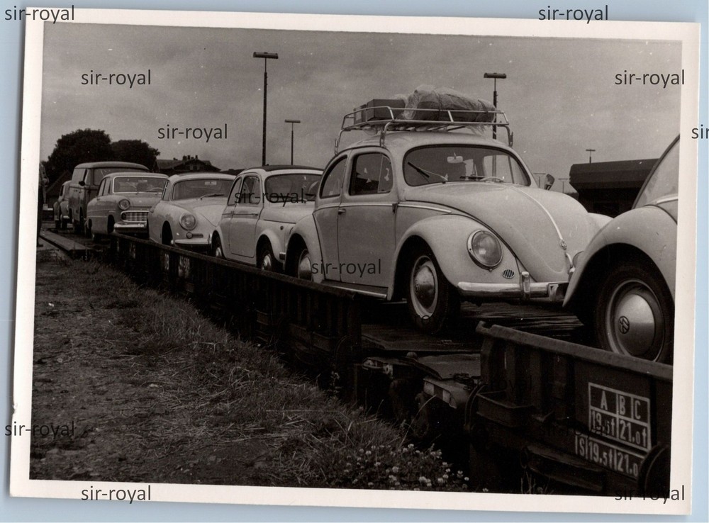 Car Train 1961 with VW Beetle Car – Automotive 1960s Railway Volkswagen – Photo 9x6cm