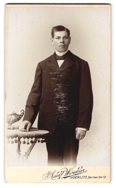 Photograph Adolf Winkler, Görlitz, Berliner Strasse 12, dark-haired young M