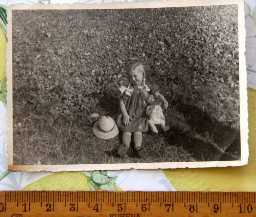 Photo girl girl 1944 Poland Beuthen Bytom Upper Silesia Silesia AY
