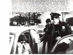 Photo presse.MLE10272.9 13/16×7 1/8in environ.1981.Brooklyn.Alexey