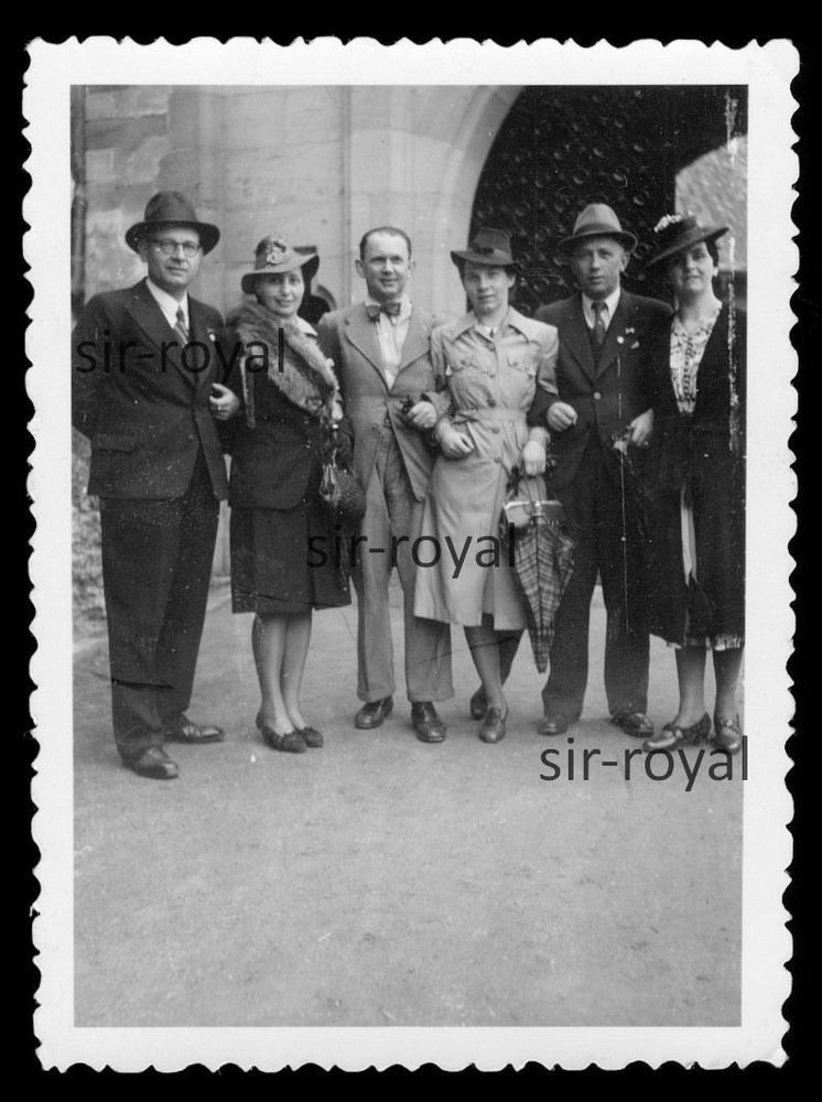 Prague 1942 – People at Gate – 1940s – Praha Czech Republic – Photo 6x9cm