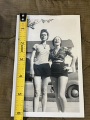 WW2 / 1940s Pretty Young Affectionate Women Photo – Gay / Lesbian Interest – #4