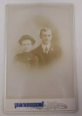 Antique Cabinet Card Photograph- husband and wife coupled in nice clothing 158