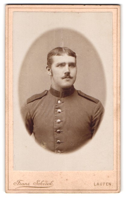 Photograph Franz Schröck, running, soldier in uniform with mustache and scabbard