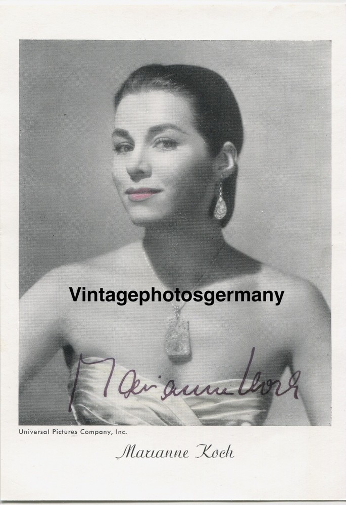 Z5914 portrait postcard 1950s actress Marianne Koch portrait autograph