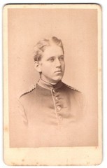 Photograph Aug Riemann, Bielefeld, Ober-Tor-Wallstrasse, annual volunteers
