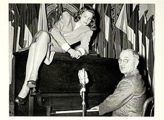 Harry S. Truman & Lauren Bacall 1945 Art Photo Print Card Fotofolio 4”x6”