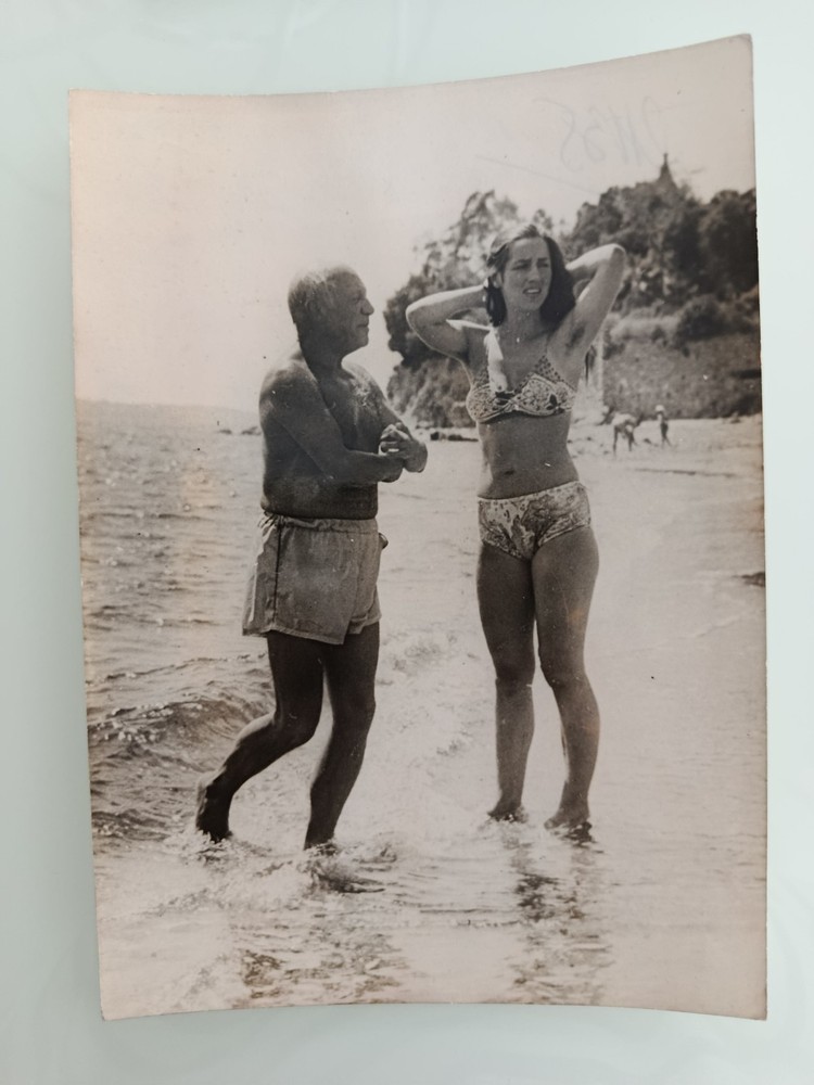 1949 Original Vintage Photo Pablo Picasso and Francoise Gilot