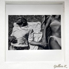 SIGNED ALEX MAJOLI COUPLE ON THE BEACH 2021 MAGNUM 2019 6″ SQUARE PRINT NEW