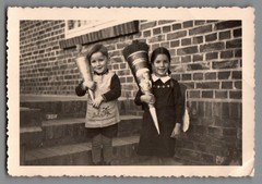 Two photos enrollment school bag children school start sugar bag Duderstadt f1206