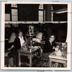 Women at Pfaff Sewing Machines in Factory Hall – Industrial Crafts – Photo 9x9cm