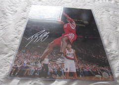 Houston Rockets NBA Dwight Howard signed, Photo in plastic sleeve; 16 1/2 x 20