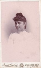Arnold Overbeck CDV – Lady Portrait – Düsseldorf around 1900